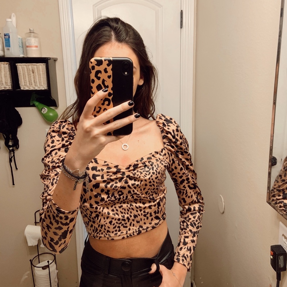 Leopard crop top